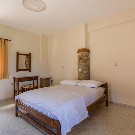 Chioureas Apartments Levktron Bagian luar foto