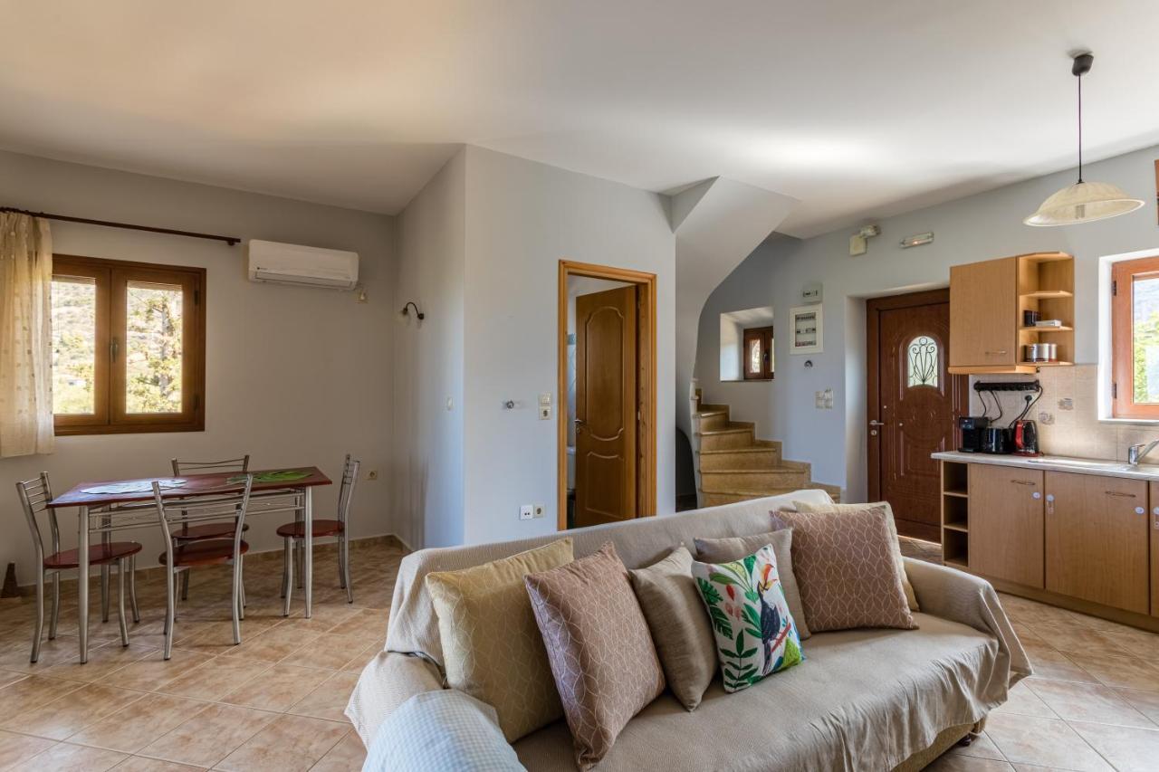 Chioureas Apartments Levktron Bagian luar foto