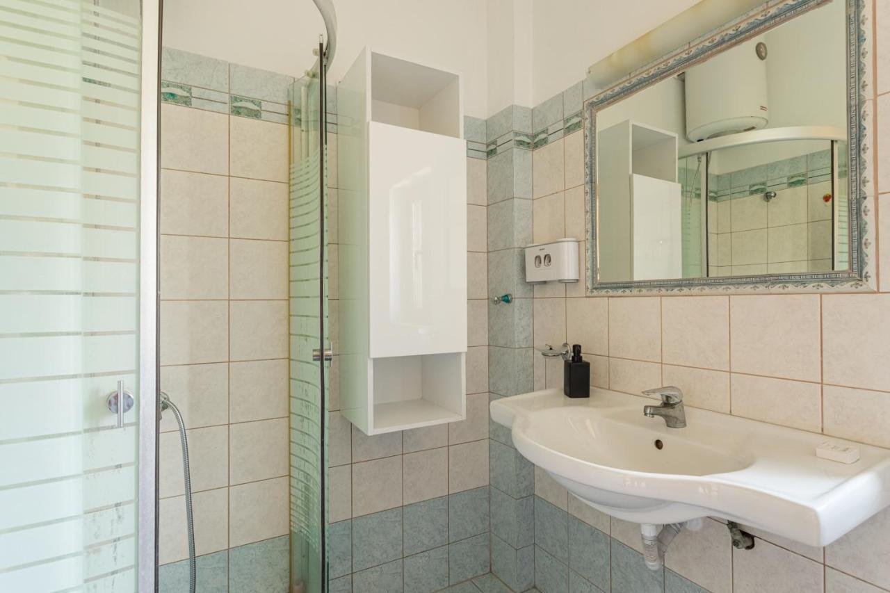 Chioureas Apartments Levktron Bagian luar foto